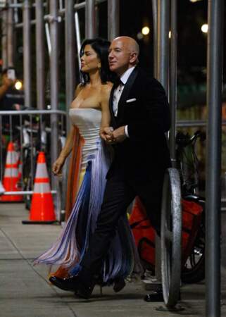 Le couple Jeff Bezos et Lauren Sanchez arrive à une after-party du "MET Gala 2024" à New York