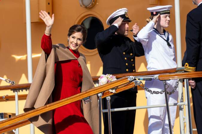 Le roi Frederik X et la reine Mary ont assisté à une réception et à un concert sur le Royal Yacht Dannebrog, marquant le dernier jour de la première visite d'État des souverains danois en Suède. 