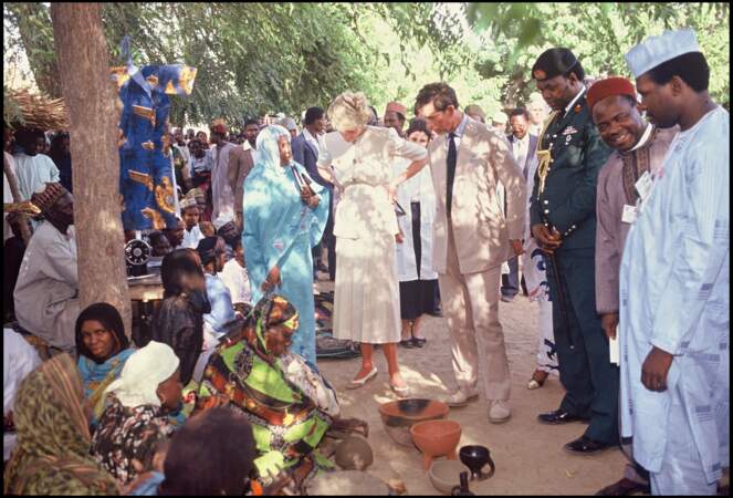 Le couple royal dans le village de réhabilitation de Maiduguri