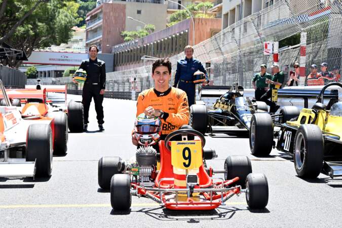 Gabriele Bortoleto et le kart de 1977 lors de la journée hommage à Ayrton Senna durant le 14ème Grand Prix de Monaco Historique, le 11 mai 2024