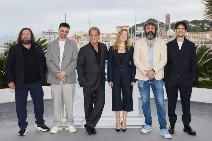 Manuel Guillot, Raphaël Quenard, Vincent Lindon, Léa Seydoux, Quentin Dupieux et Louis Garrel au Festival de Cannes, le 15 mai 2024