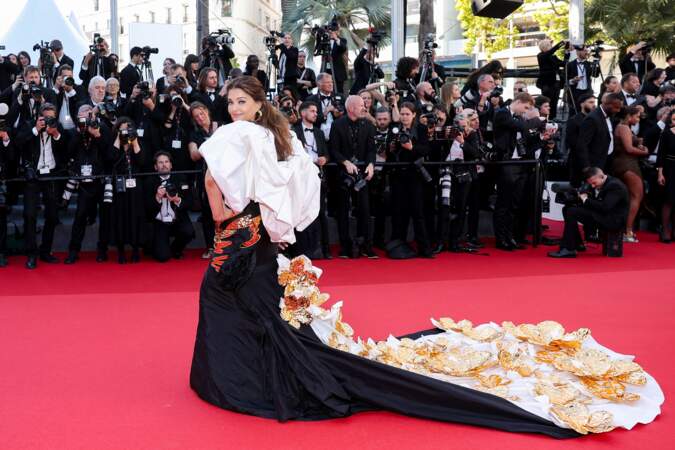 Aishwarya Rai sublime sur le tapis rouge du Festival de Cannes, le 16 mai 2024
