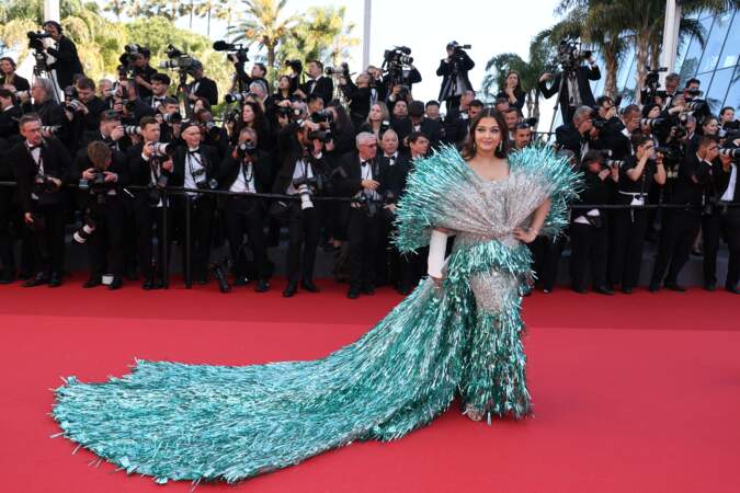 Aishwarya Rai sur le tapis rouge du film Kinds of Kindness au Festival de Cannes, le 17 mai 2024