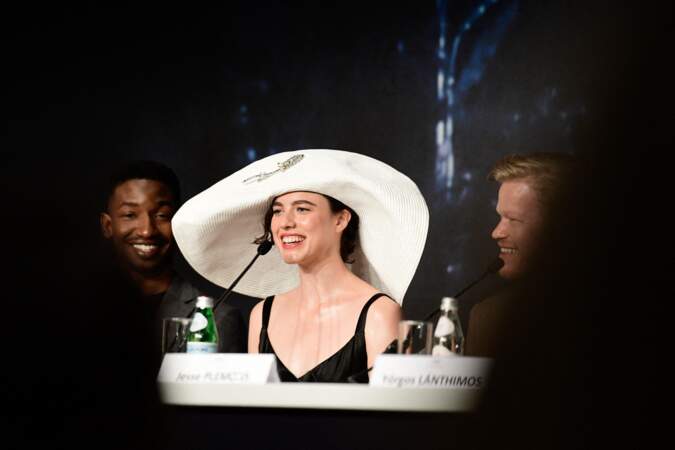Le chapeau de Margaret Qualley lors du 77ème Festival International du Film de Cannes