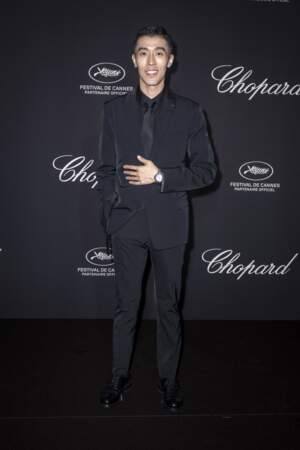 Zhou You assiste au dîner Chopard organisé dans le cadre du Festival de Cannes, le 17 mai 2024