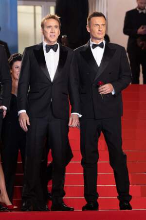 Nicolas Cage et Julian McMahon véritable gentlemen sur le tapis rouge du film The Surfer au Festival de Cannes, le 17 mai 2024