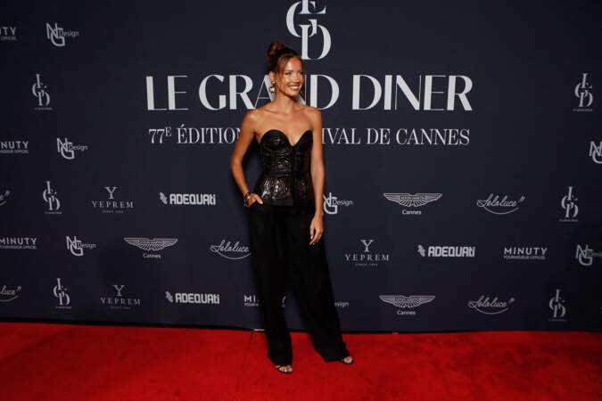 Amandine Petit sur le photocall de la soirée de gala “Le Grand Dîner” au Palais Bulles à Théoule-sur-Mer, lors du Festival de Cannes, le 18 mai 2024