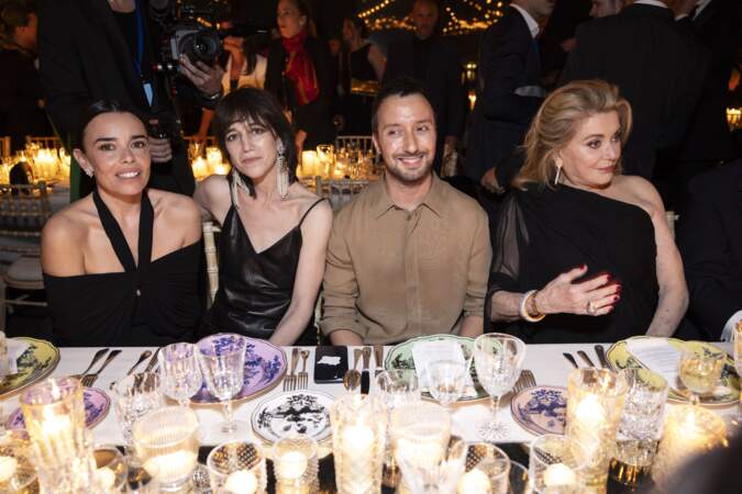 Elodie Bouchez, Charlotte Gainsbourg, Anthony Vaccarello, Catherine Deneuve au dîner "Women in Motion" lors du 77ème Festival International du Film de Cannes, le 19 mai 2024