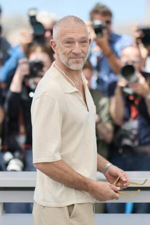 Vincent Cassel décontracté-chic dans un total look beige au Festival de Cannes, le 21 mai 2024