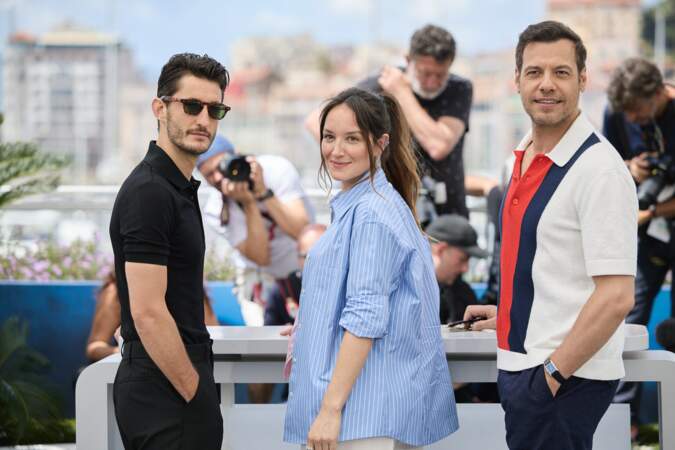 Pierre Niney, Anaïs Demoustier et Laurent Laffite au photocall du film "Le comte de Monte-Cristo" au Festival de Cannes, le 23 mai 2024