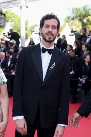 Victor Belmondo à la montée des marches du film "L’amour ouf", lors du 77ème Festival International du Film de Cannes, le 23 mai 2024.
