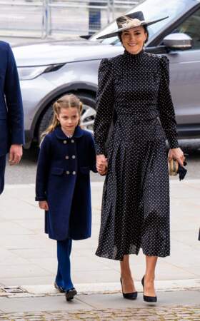 Kate Middleton et sa fille Charlotte à l'abbaye de Westminster à Londres