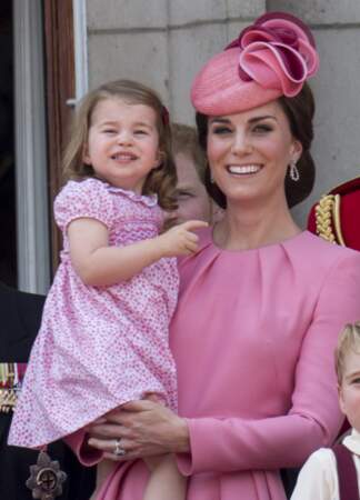 La famille royale d'Angleterre au palais de Buckingham pour assister à la parade "Trooping The Colour" 2017