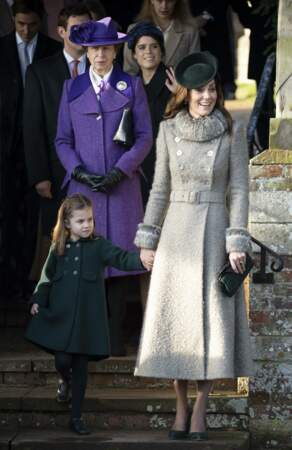 La famille royale britannique assiste à la messe de Noël en l'église Sainte-Marie-Madeleine à Sandringham