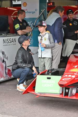 Gad Elmaleh et son fils Raphaël avaient fait une apparition remarquée l'année suivante, pendant le 6eme Monaco E-Prix à Monaco, le 6 mai 2023.