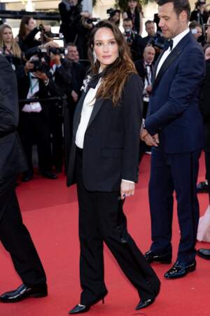 Anaïs Demoustier, enceinte, a Montée les marches du Festival de Cannes pour la projection du film Le comte de Monte-Cristo, le 22 mai 2024. 