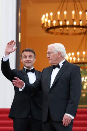 Emmanuel Macron et Franck-Walter Steinmeier, président de la République fédérale d'Allemagne, réunis pour un diner d'état, au château de Bellevue, en Allemagne, le 26 mai 2024