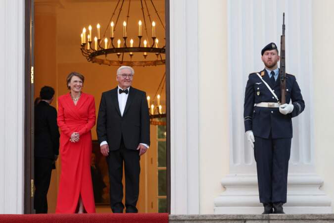 Franck-Walter Steinmeier, président de la République fédérale d'Allemagne et son épouse Elke Budenbender pour un diner d'état, au château de Bellevue, en Allemagne, le 26 mai 2024