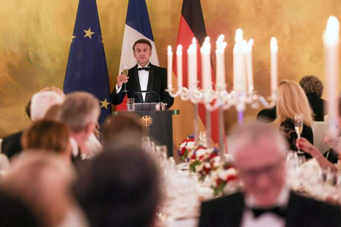 Emmanuel Macron lors d'un diner au château de Bellevue, lors une visite d'État de trois jours en Allemagne, le 26 mai 2024