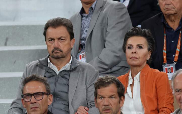 Henri Leconte et sa compagne Maria Dowlatshahi dans les tribunes de Roland-Garros, le 27 mai 2024