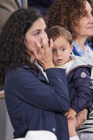 Xisca Perello ne peut retenir ses larmes après la défaite de son époux Rafael Nadal au premier tour de Roland-Garros, le 27 mai 2024