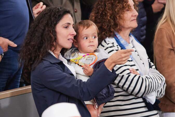 Xisca Perello et son fils Rafael Junior dans les tribunes de Roland-Garros, le 27 mai 2024