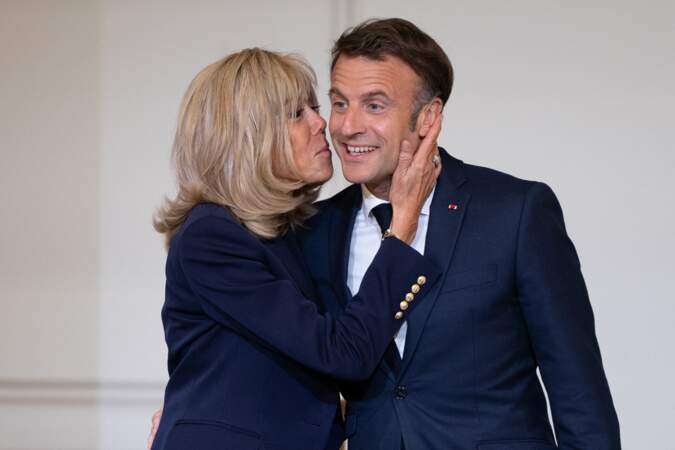 Le Président de la République française Emmanuel Macron et la première dame Brigitte Macron remettent les prix "Non au Harcèlement 2024" au palais de l'Elysée à Paris. Le 29 mai 2024