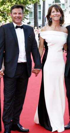 Sophie Marceau en fourreau lors de la montée des marches du film "Tout s'est bien passé" au 74ème Festival International du Film de Cannes, le 7 juillet 2021