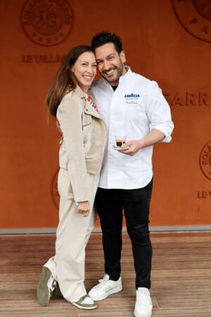 Denny Imbroisi (Top Chef) et sa compagne Silvia Notargiacomo (DALS) au village de Roland Garros à Paris le 1ᵉʳ juin 2024