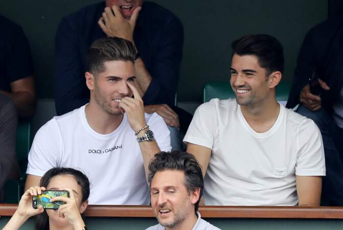 Les deux plus grands fils de Zinedine Zidane, Luca et Enzo, dans les tribunes de Roland Garros, le 10 juin 2018