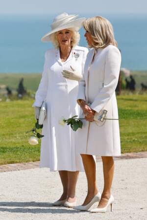 Brigitte Macron et Camilla Parker Bowles assorties lors de la cérémonie franco-britannique au mémorial britannique de Ver-sur-mer, le 6 juin 2024