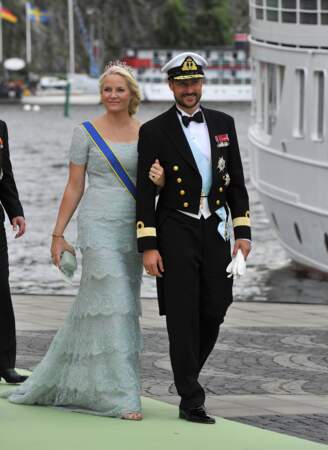 Le prince Haakon et la princesse Mette-Marit de Norvège lors du mariage de la princesse Madeleine de Suède avec Chris O'Neill au Palais Royal à Stockholm, le 8 juin 2013