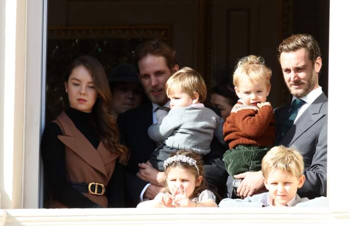 La princesse Alexandra de Hanovre, Andrea Casiraghi et ses enfants Maximilian, India et Sacha, Pierre Casiraghi et son fils Francesco au balcon du palais lors de la Fête nationale monégasque à Monaco, le 19 novembre 2019
