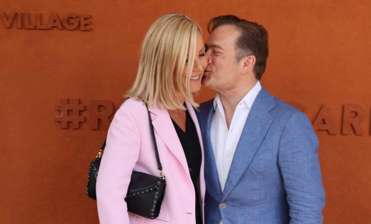 Laurence Ferrari heureuse avec son mari, Renaud Capuçon, à Roland-Garros ce 9 juin 2024.