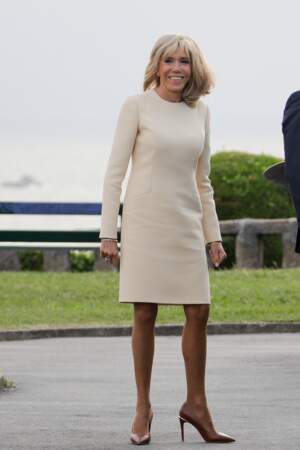 Brigitte Macron en robe beige, au sommet du G7 à Biarritz, le 24 août 2019