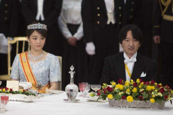 Le prince Fumihito d'Akishino et sa fille Mako lors du dîner de gala donné en l'honneur du roi et de la reine d'Espagne en visite officielle au Japon à Tokyo le 4 avril 2017.