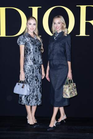Les princesses Maria Carolina et Maria Chiara de Bourbon des Deux-Siciles au défilé Christian Dior, à Paris, le 26 septembre 2023