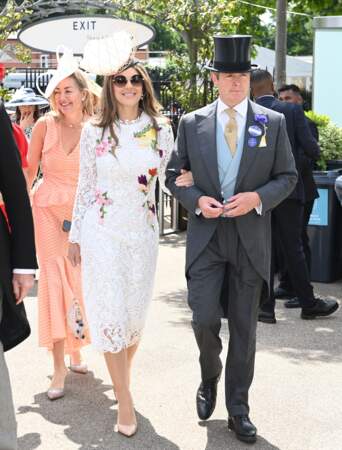 L'actrice Elizabeth Hurley est arrivée au Royal Ascot au bras d'Henry Birtles.