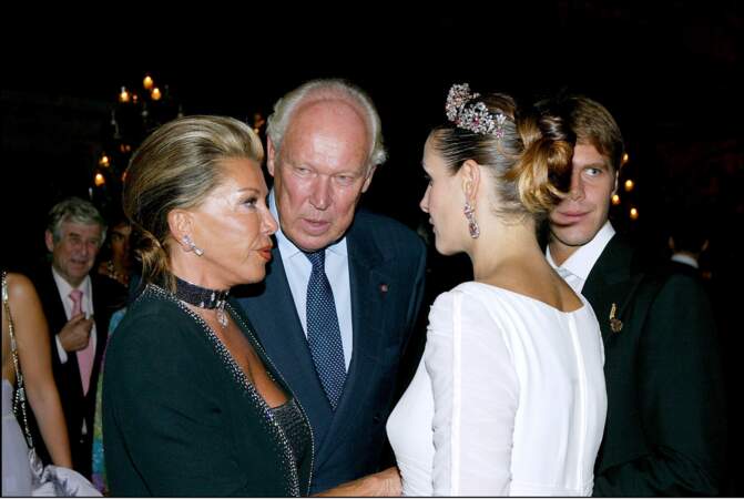 Le prince Victor Emmanuel de Savoie, sa femme Marina Doria de Savoie et Clotilde Courau lors de sa soirée de mariage avec Emmanuel-Philibert de Savoie, au palais Ruspoli, le 25 septembre 2003