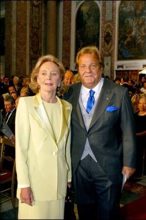 Massimo Garcia et sa femme à la Basilique Sainte-Marie-des-Anges-et-des-Martyrs, de Rome, le 25 septembre 2003 pour le mariage de Clotilde Courau et Emmanuel-Philibert de Savoie