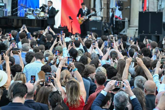 Les spectateurs étaient nombreux pour assister au concert organisé dans la cour de l'Élysée, à Paris, le 21 juin 2024