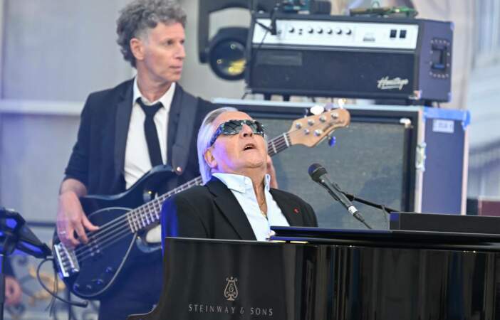 Gilbert Montagné a fait le show à l'occasion de la fête de la Musique dans la cour de l'Élysée à Paris, le 21 juin 2024