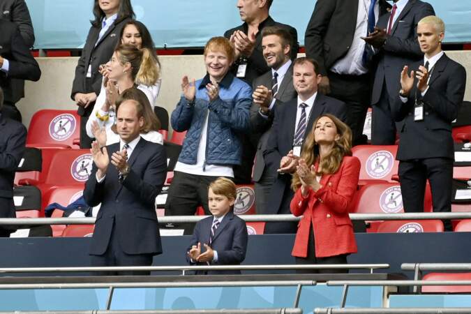 Le même jour, le prince George a également rencontré Ed Sheeran. À Wembley, le 29 juin 2021.