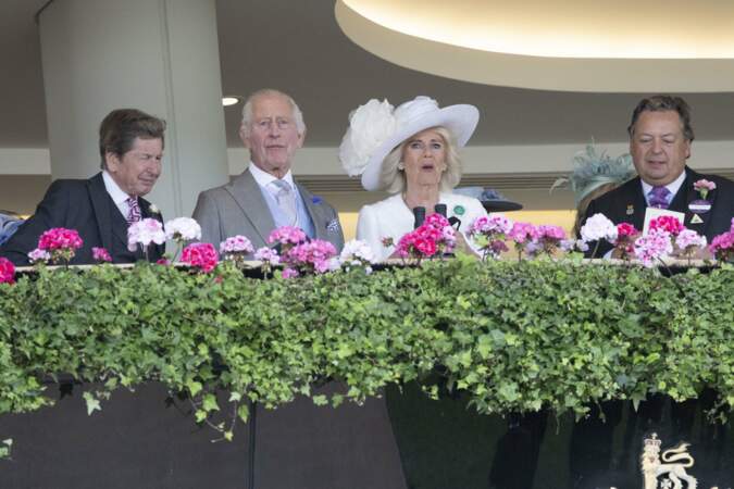 Charles III et Camilla dans les tribunes pour assister aux courses hippiques durant le troisième jour du Royal Ascot, le 20 juin 2024 