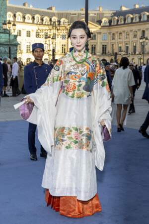 Fan Bingbing au défilé "Vogue World ", sur la place Vendôme, dans le cadre de la Fashion Week de Paris, le 23 juin 2024