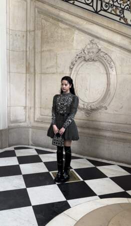 Jisoo sur le photocall du défilé de mode Christian Dior Haute-Couture automne-hiver 2024/2025 lors de la Fashion Week de Paris