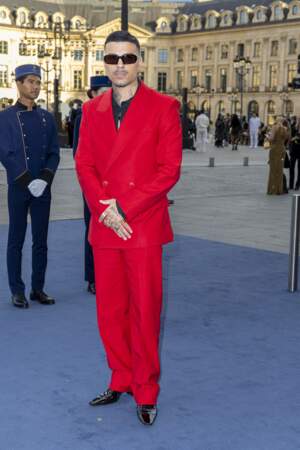 Rauw Alejandro au défilé "Vogue World ", sur la place Vendôme, dans le cadre de la Fashion Week de Paris, le 23 juin 2024