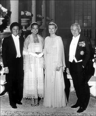 Caroline de Monaco et Philippe Junot aux côtés de la princesse Grace de Monaco et du prince Rainier, le 29 juin 1978