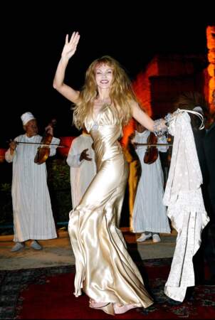 Arielle Dombasle au palais Baddii lors du Festival du Film de Marrakech en 2003. 