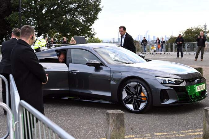 Kate Middleton et le prince William arrivent dans leur nouvelle Audi R8 à la cérémonie Earthshot Prize Awards, à Londres, le 17 octobre 2021